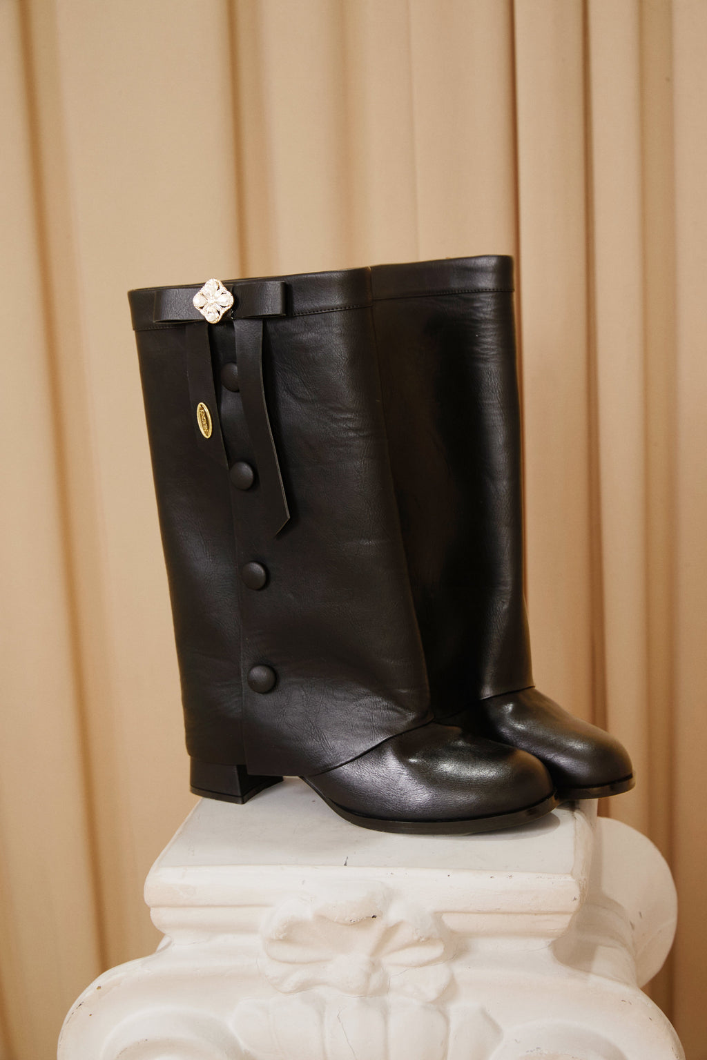 Black Bow Shaft Ankle Boots