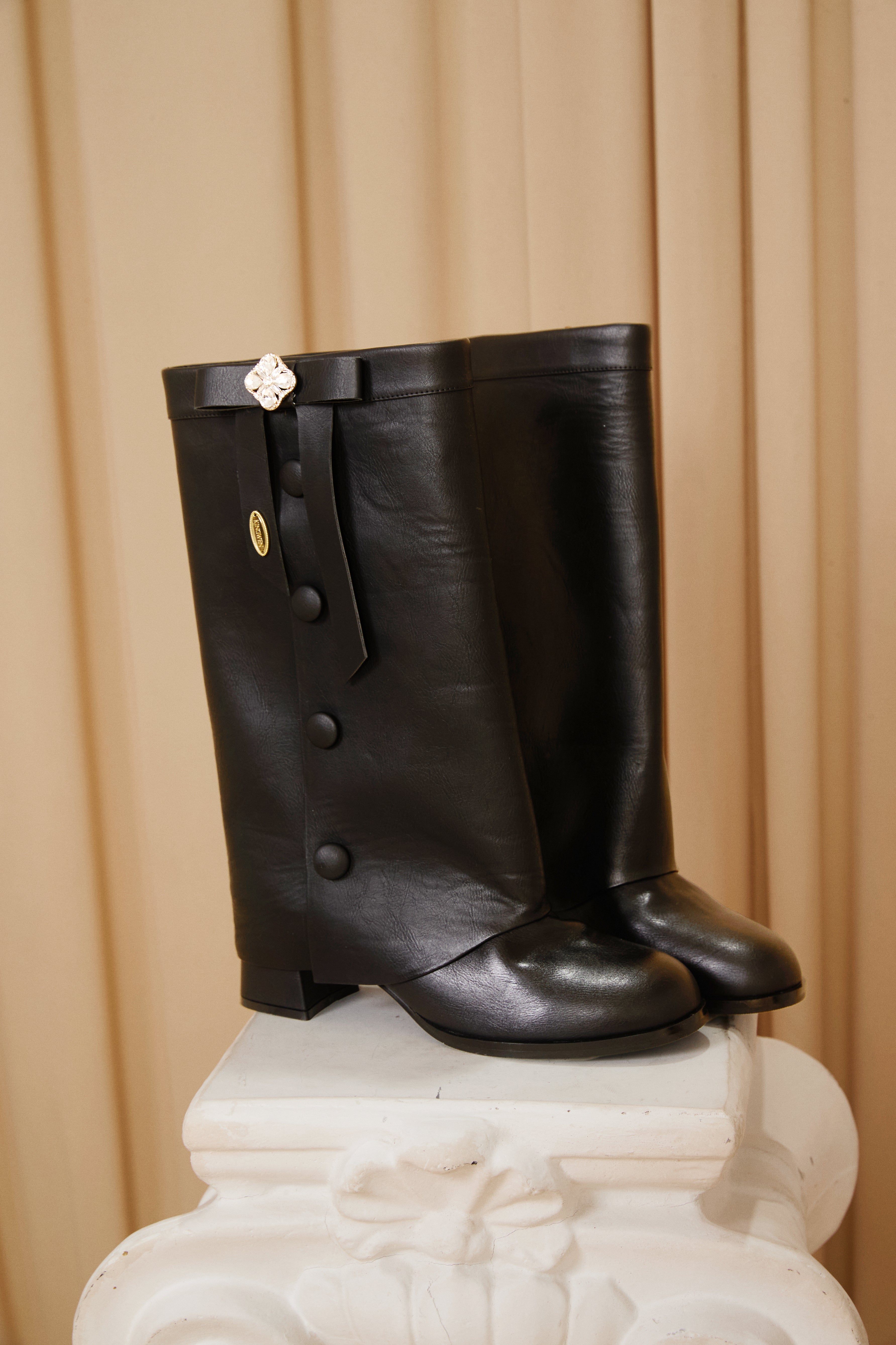 Black Bow Shaft Ankle Boots