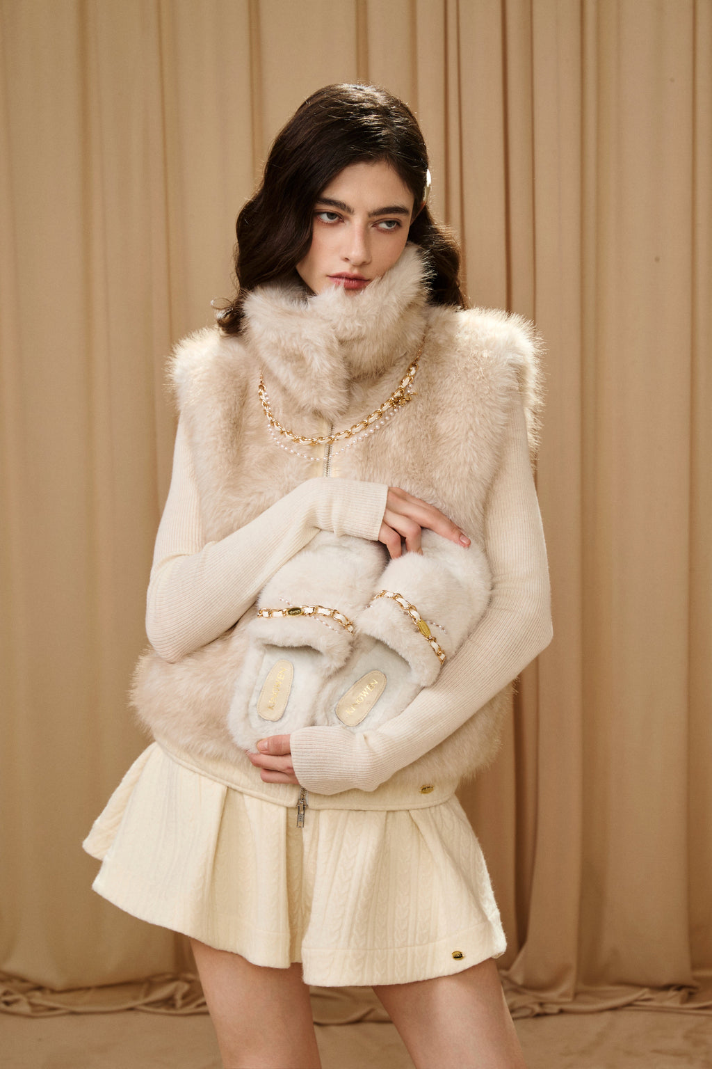 White Platform Chain Pearl Furry Slippers