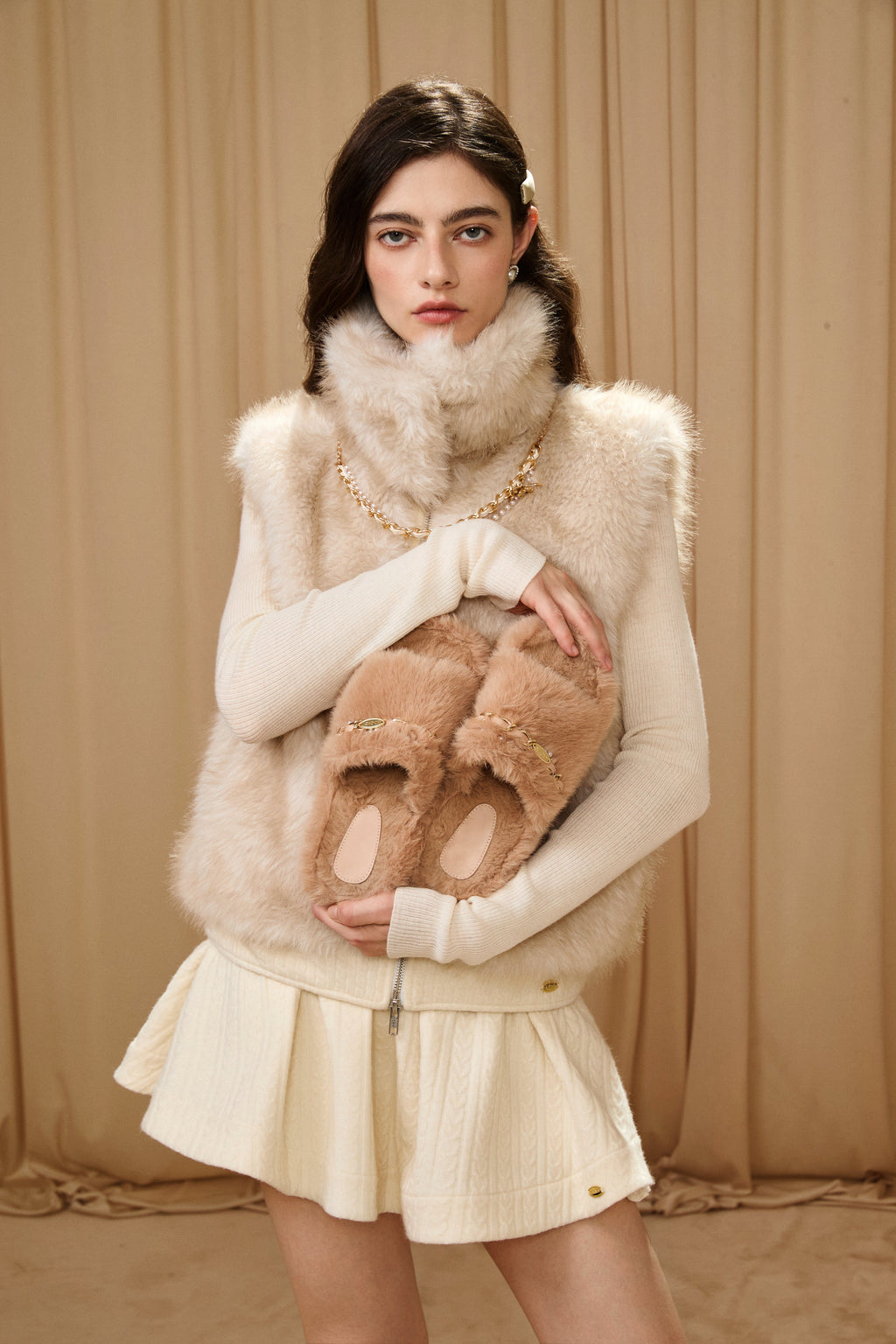 Coffee Platform Chain Pearl Furry Slippers