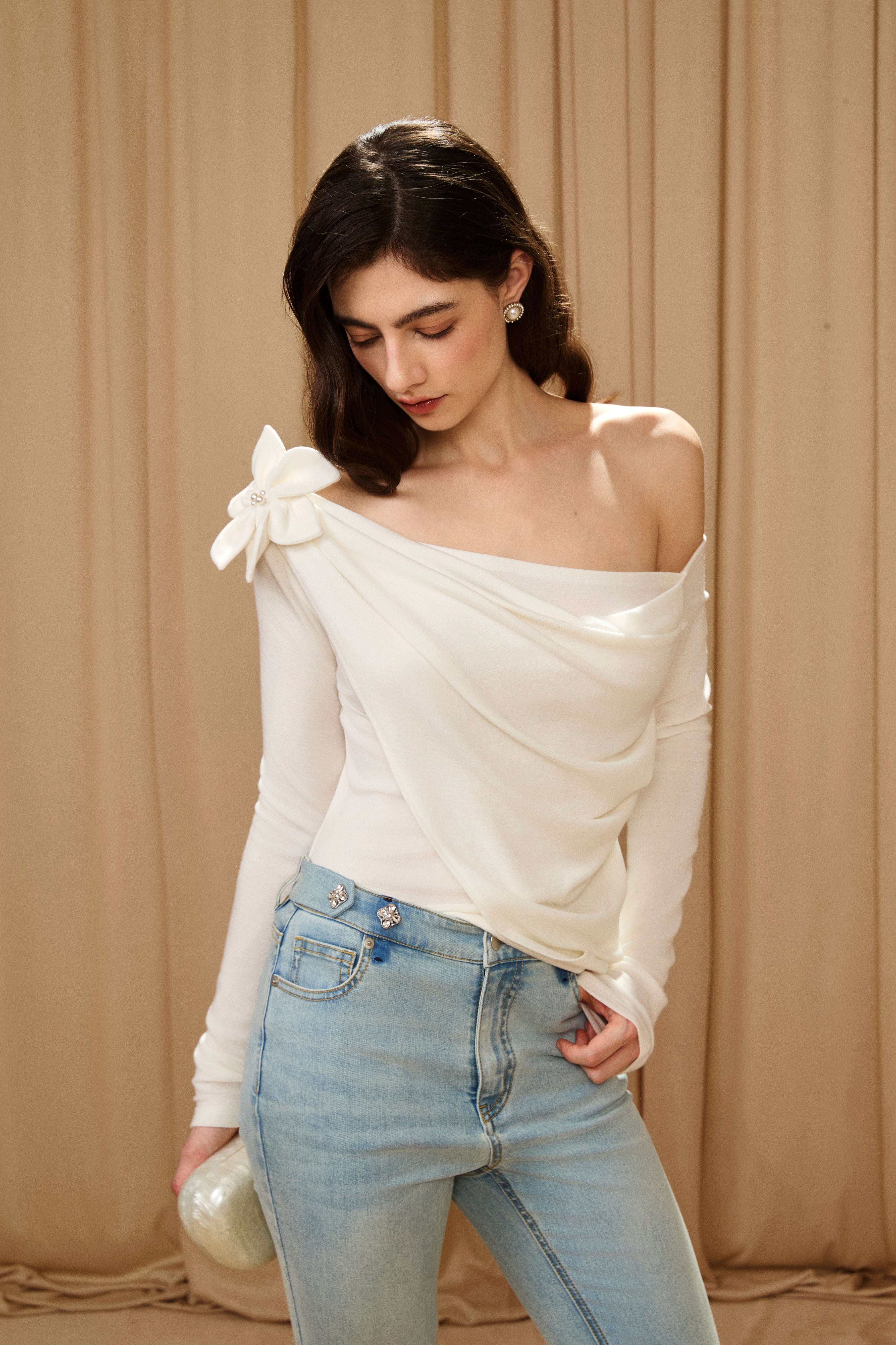 Off-White One-Shoulder Iris Floral Knit Top