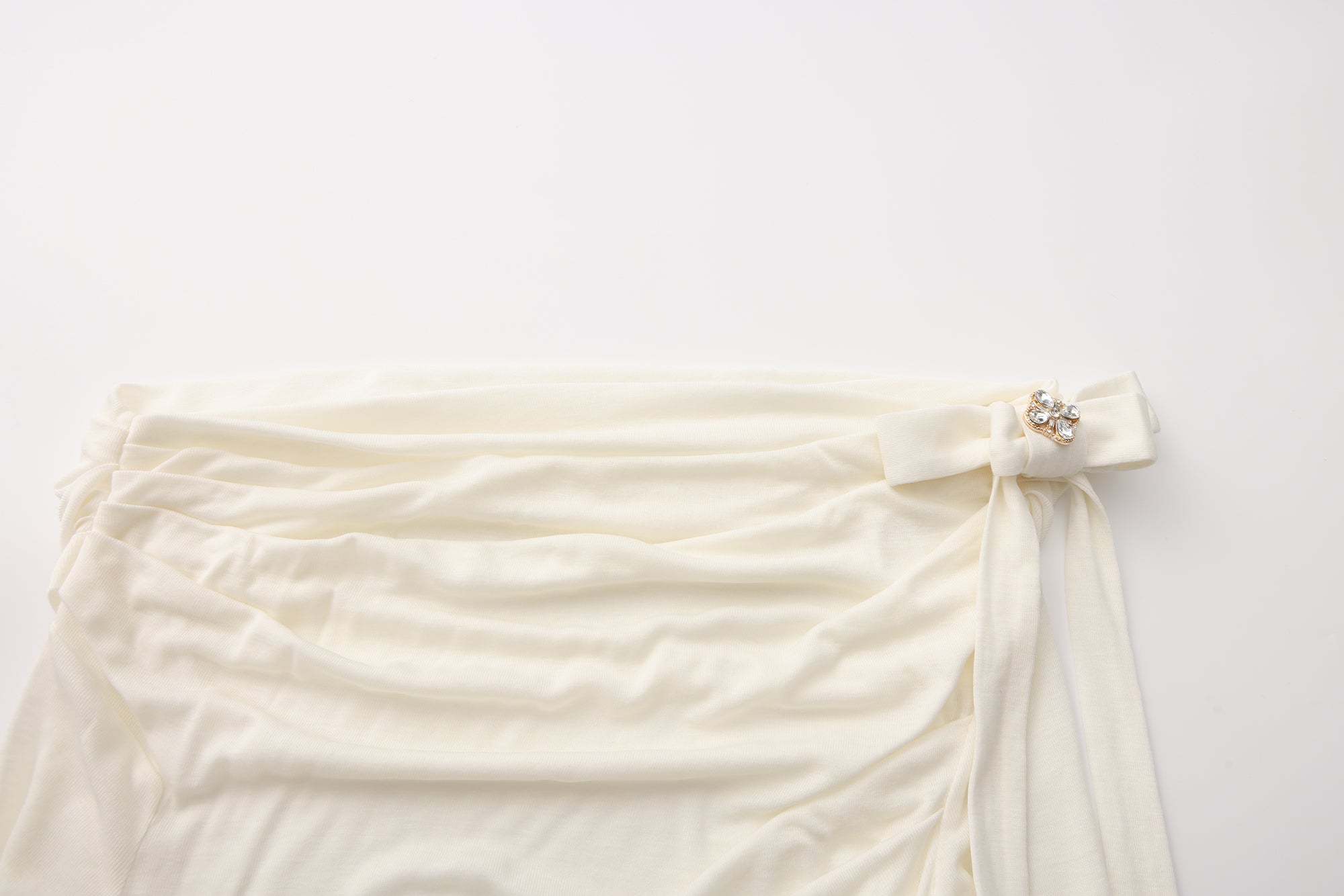 White Off-The-Shoulder Pleated Bow Ribbon Blouse