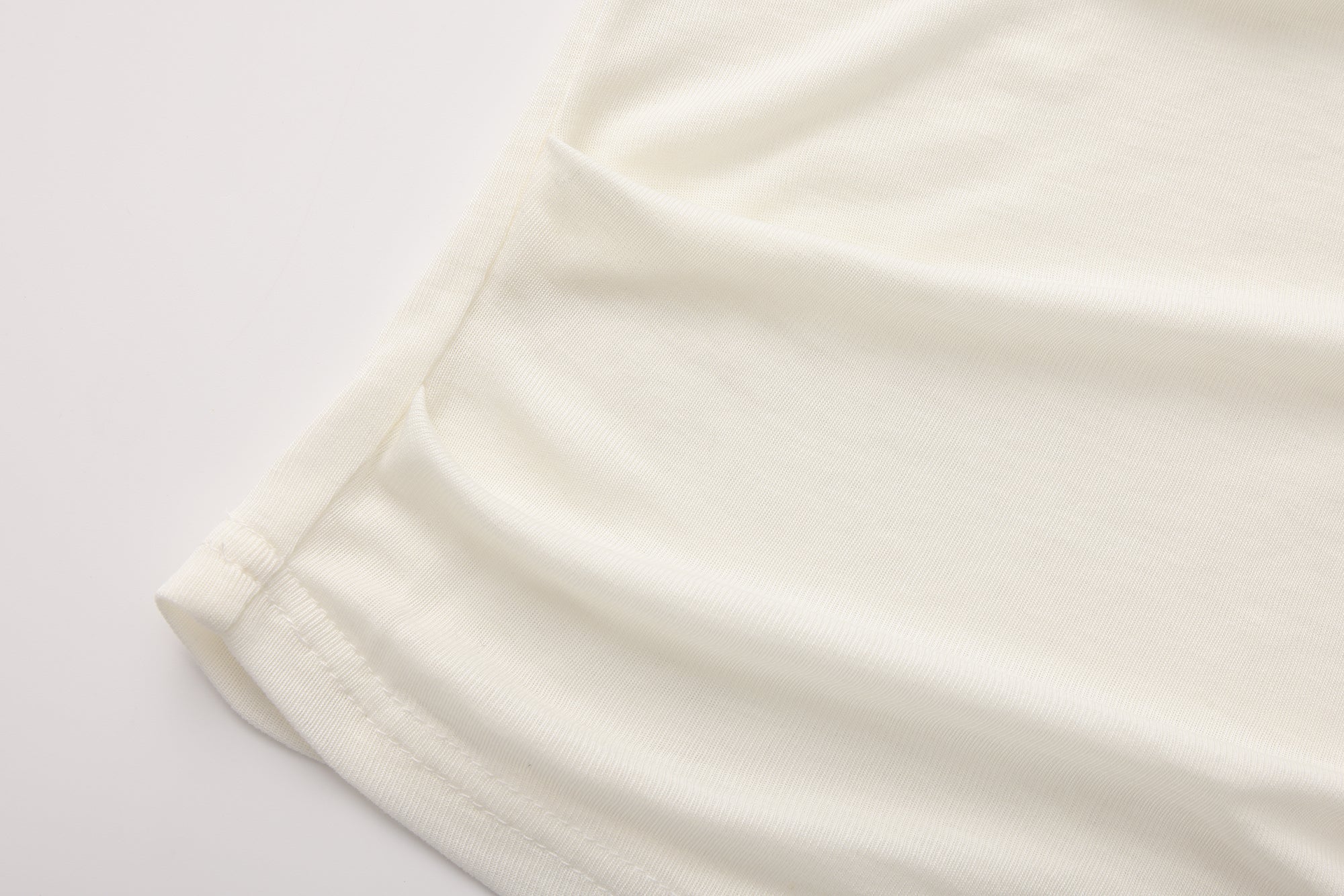 White Off-The-Shoulder Pleated Bow Ribbon Blouse