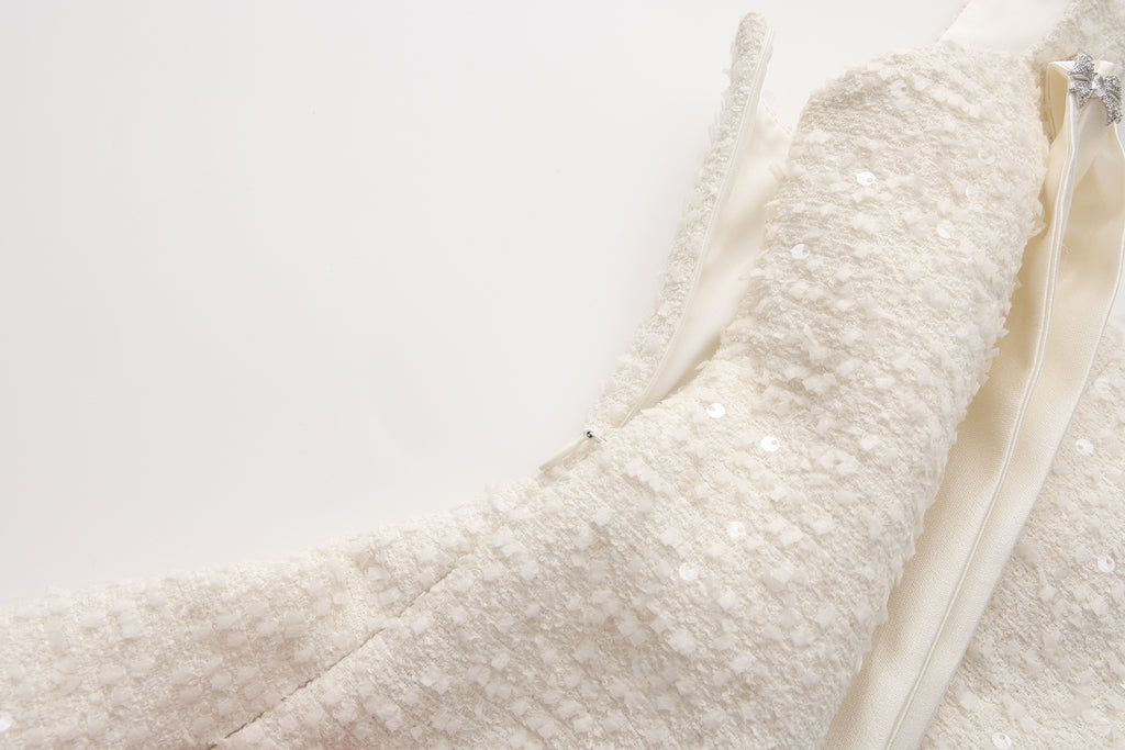 White Bow-Detailed Sleeveless Fitted Top