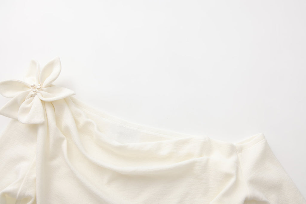 Off-White One-Shoulder Iris Floral Knit Top