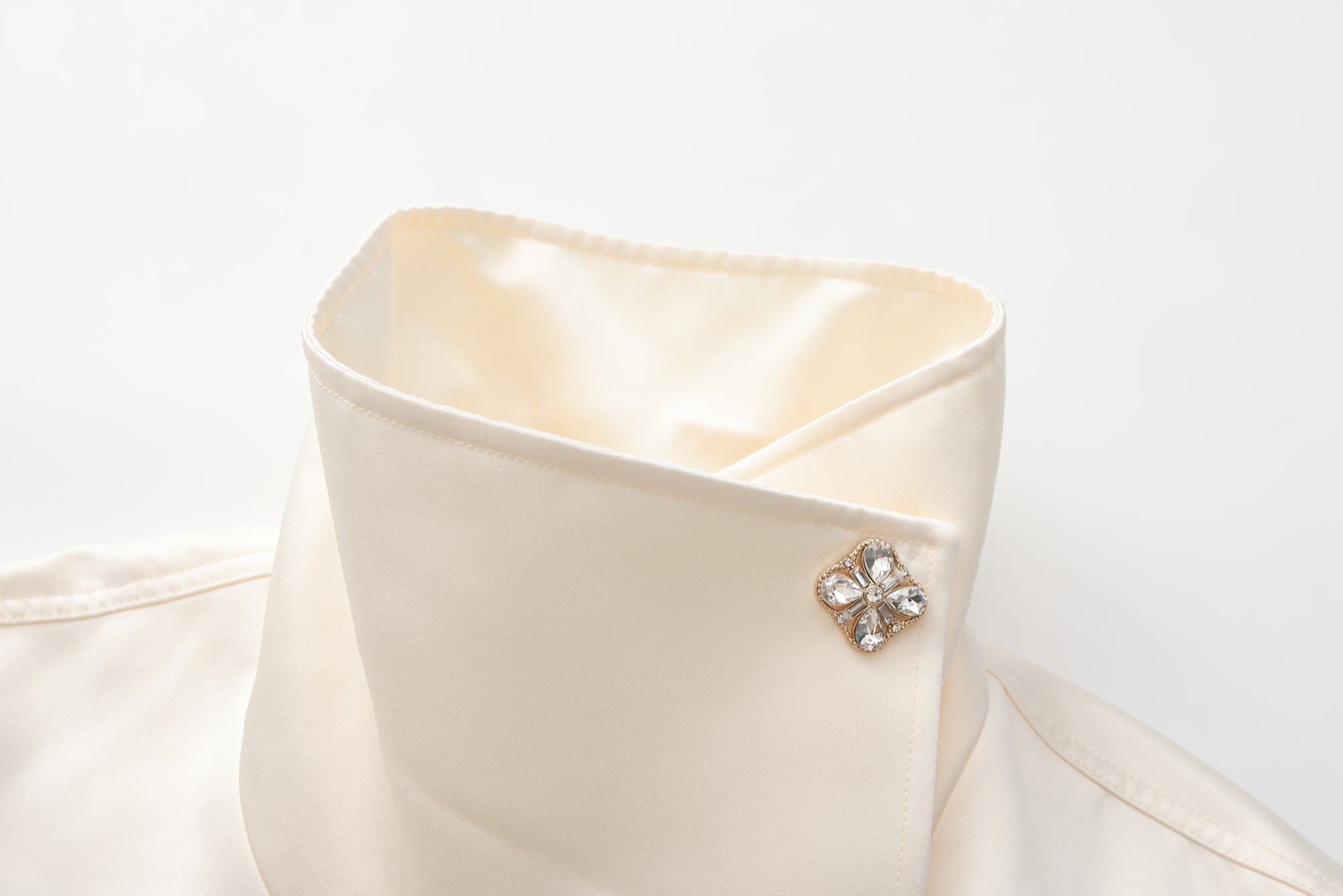 White Stand Collar Double-Breasted Chain Trench Coat