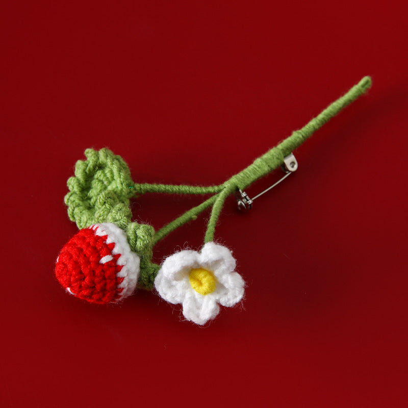 FLORAL BROOCHES