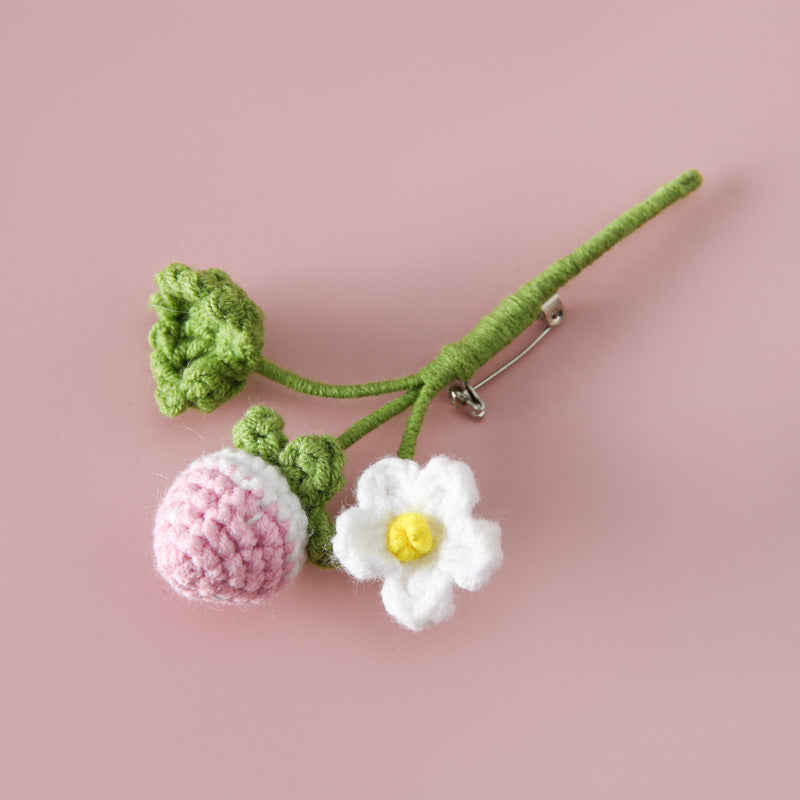 FLORAL BROOCHES