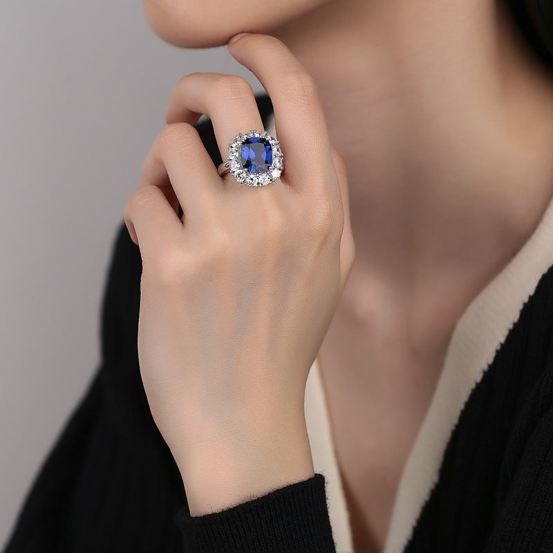 ROYAL BLUE OVAL RING