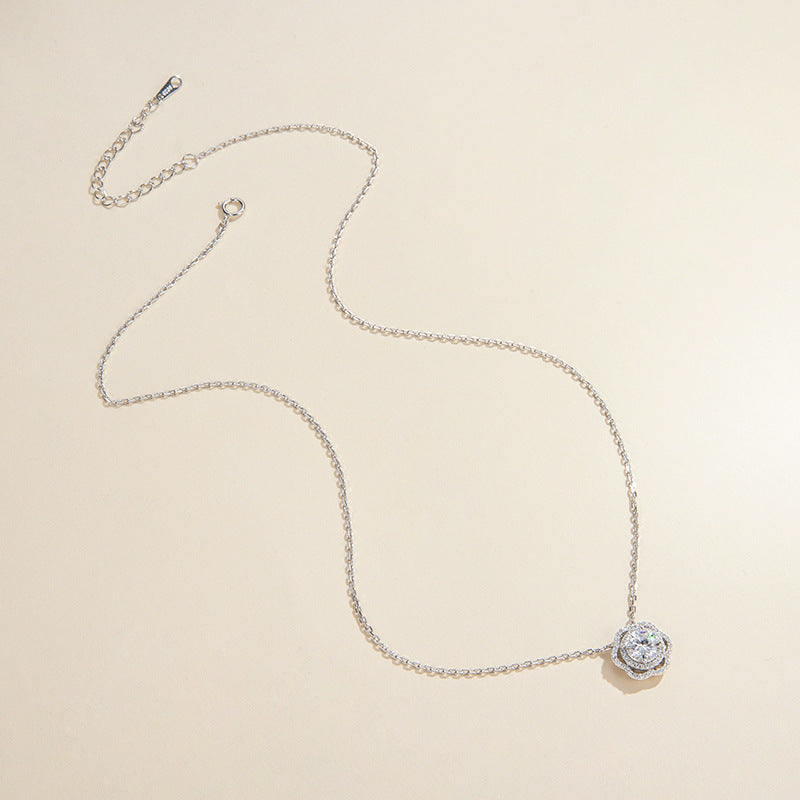 FLORA PENDENT NECKLACE