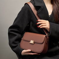 LISA BUN SHOULDERBAG