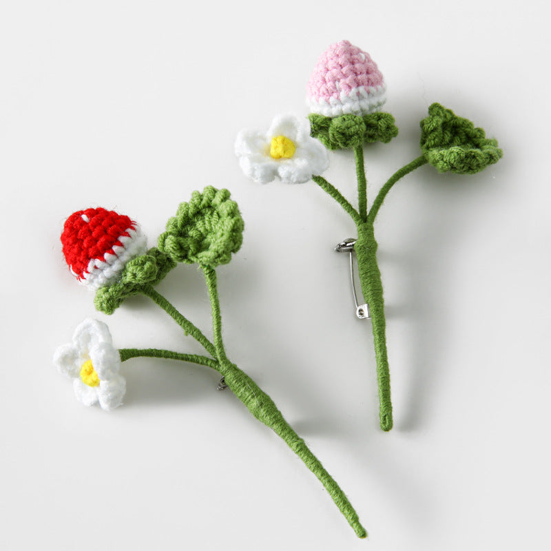 FLORAL BROOCHES
