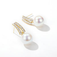 PEARLY EARRING