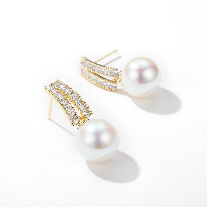 PEARLY EARRING