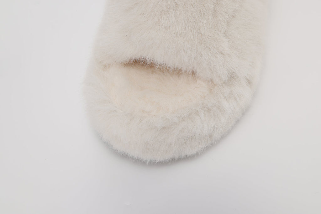 White Platform Chain Pearl Furry Slippers