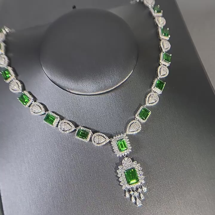 EMERALD ROYAL NECKLACE