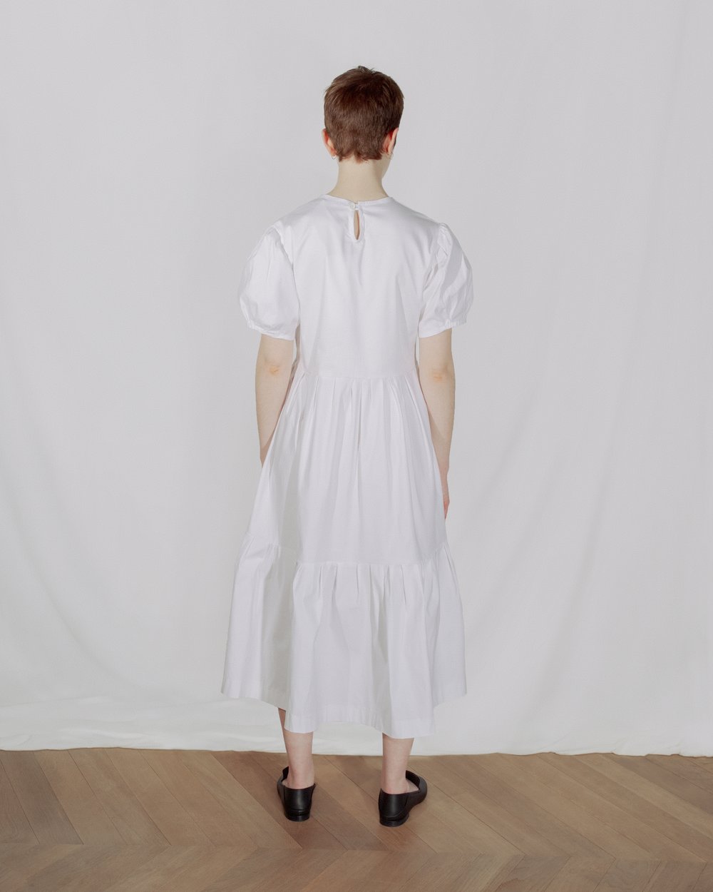 Gathered puffy sleeves dress