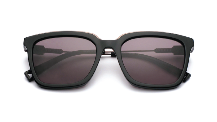 OPUS - SOLID BLACK