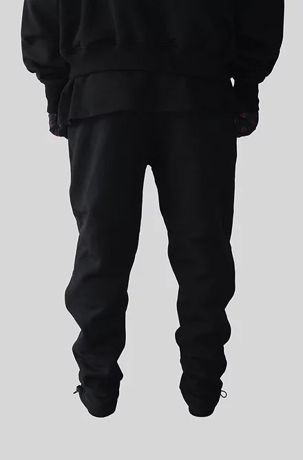 UNIVERSAL SWEATPANTS