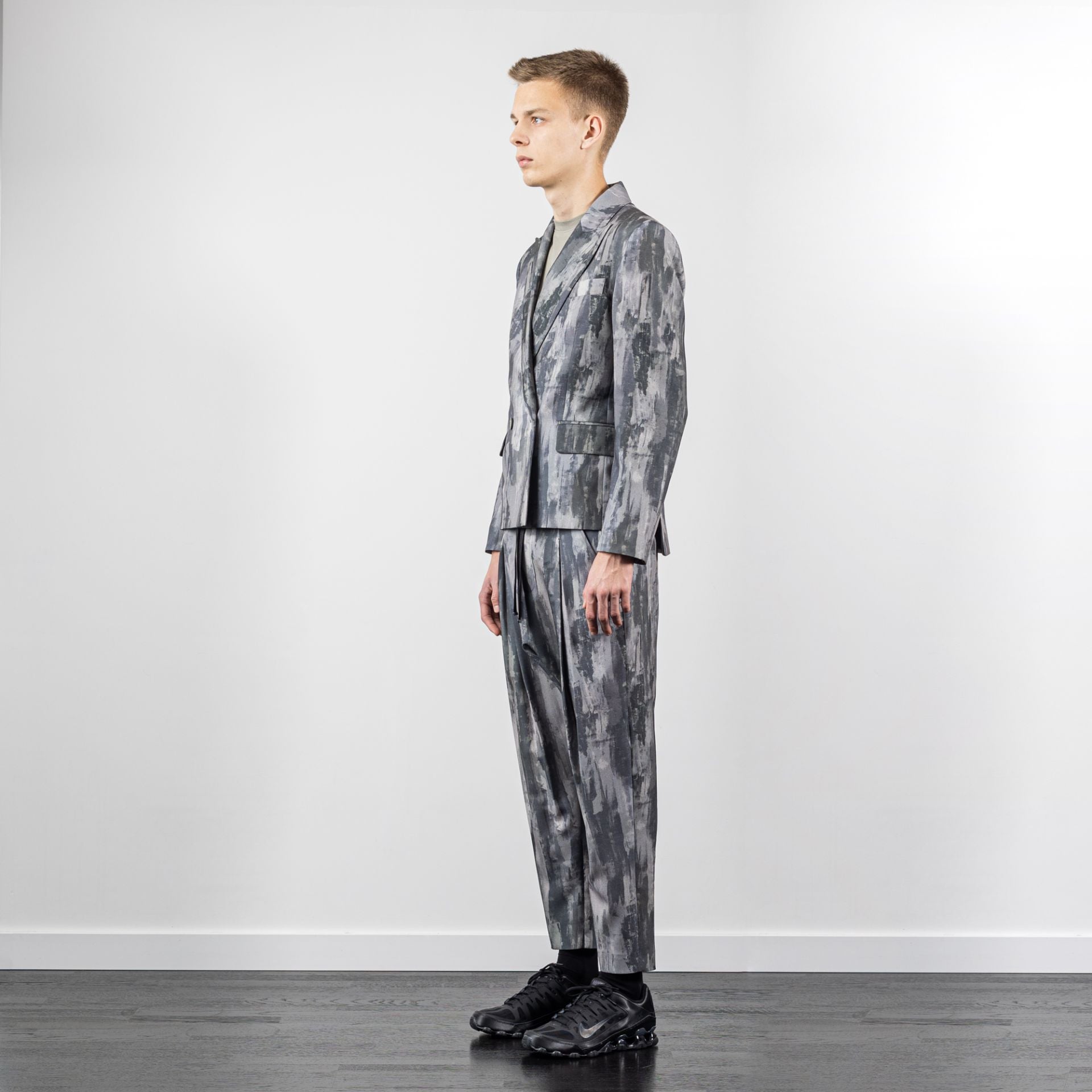 MONOCHROME X FRAGILE TIE DYE BLAZER