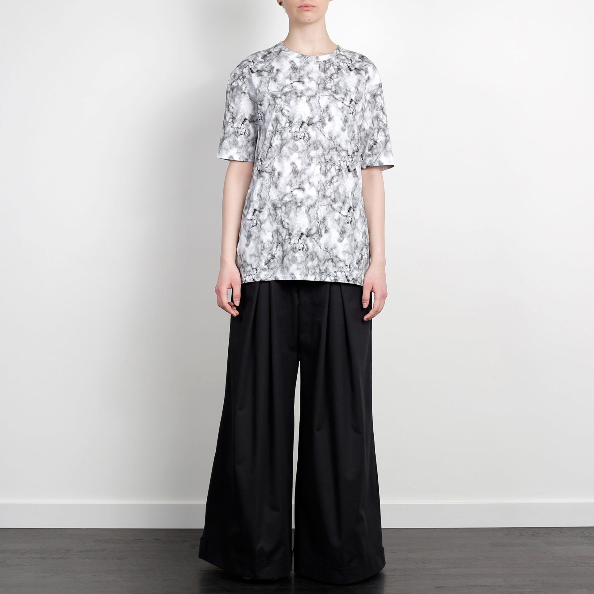 ELONGATED T-SHIRT TIE DYE