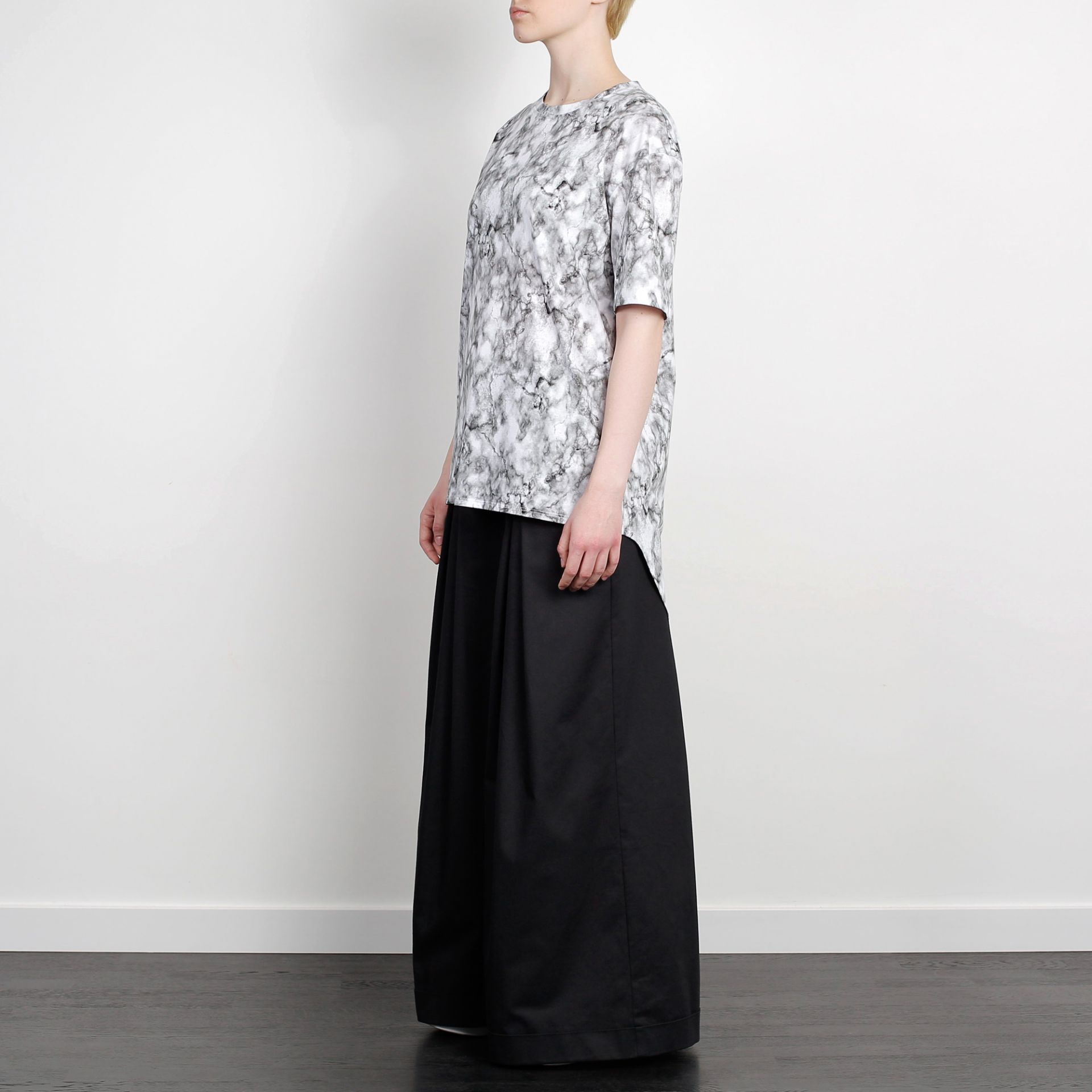 ELONGATED T-SHIRT TIE DYE