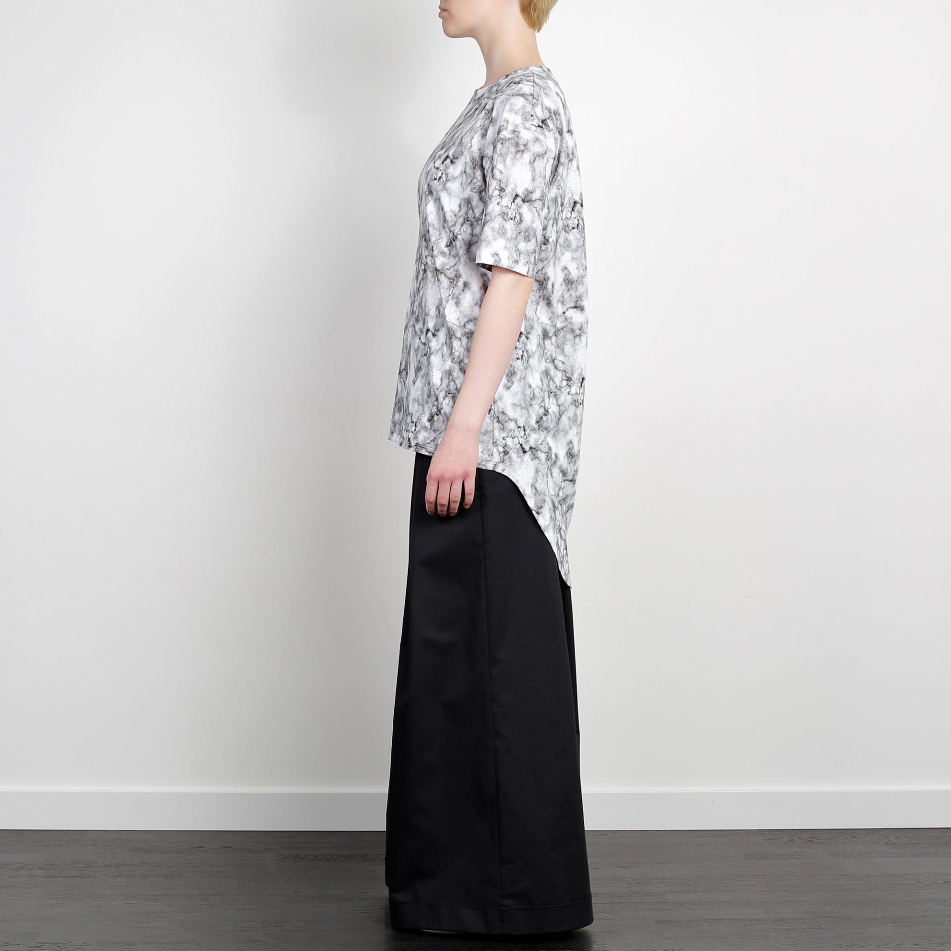 ELONGATED T-SHIRT TIE DYE