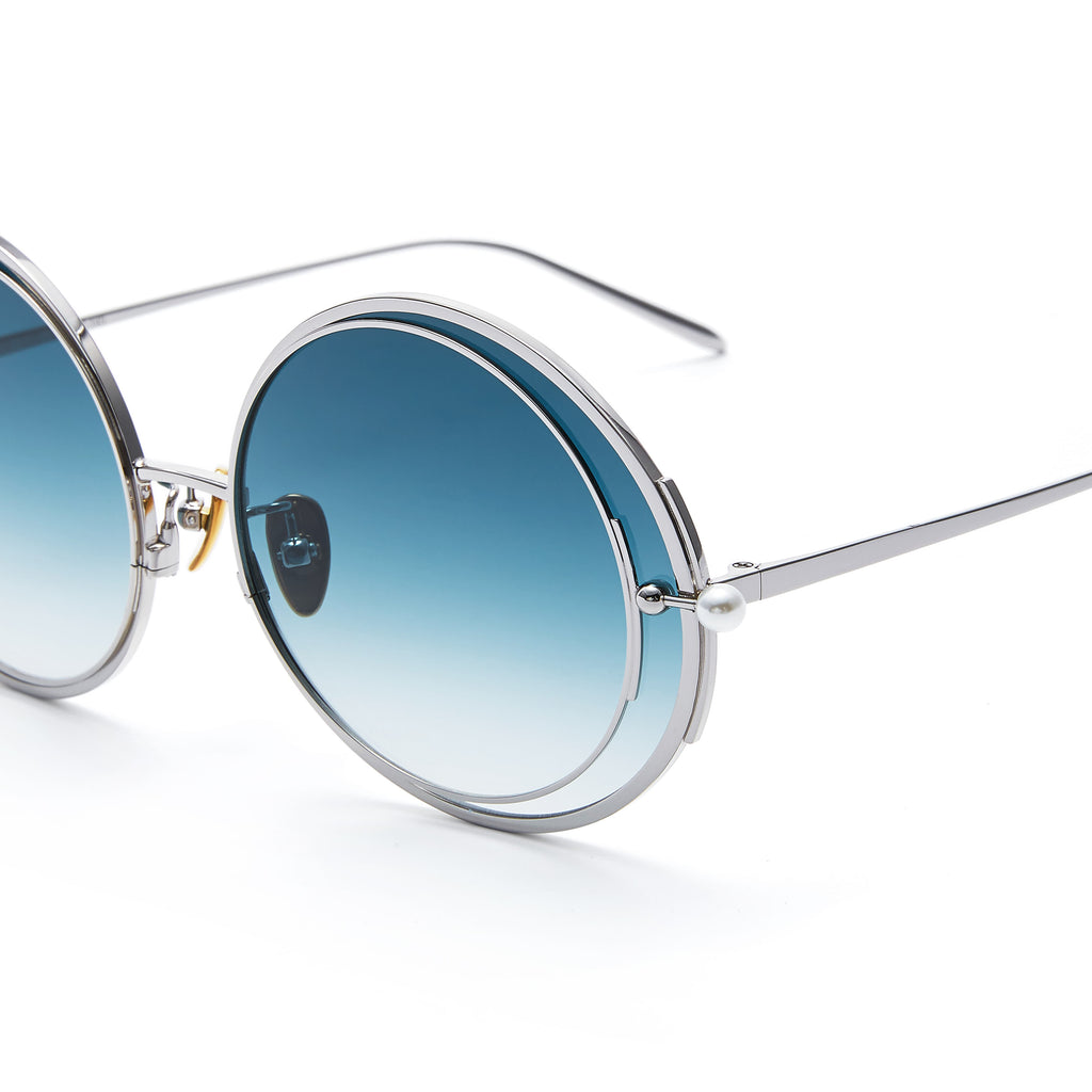 UNDERSTANDING SEA BLUE